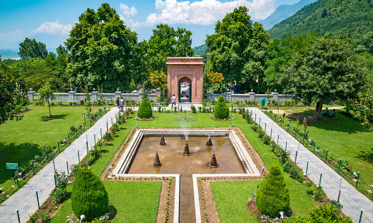 chashme-shahi-img